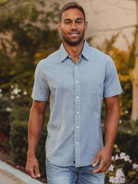 The Normal Brand Light Blue Short-Sleeve Button-Down Shirt